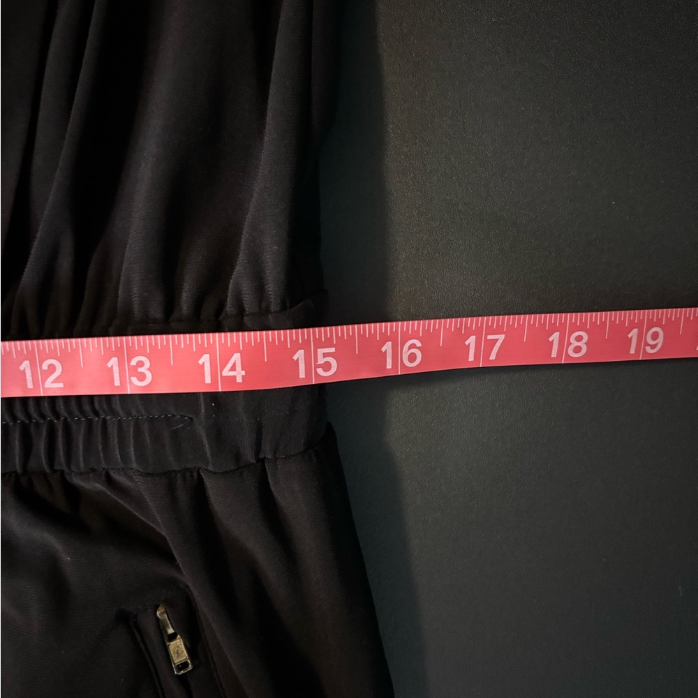 Emma & Michele Black Sleeveless Jumpsuit with Relaxed Fit - Picture 5 of 6